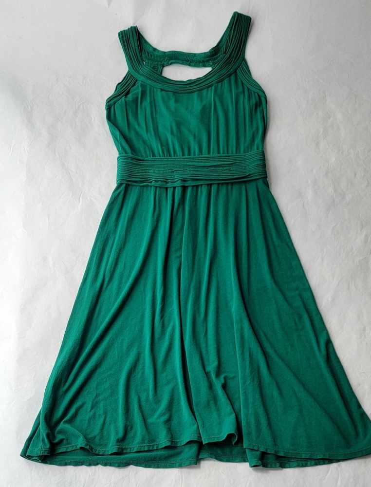 Max Studio green sleeveless dress in XS.